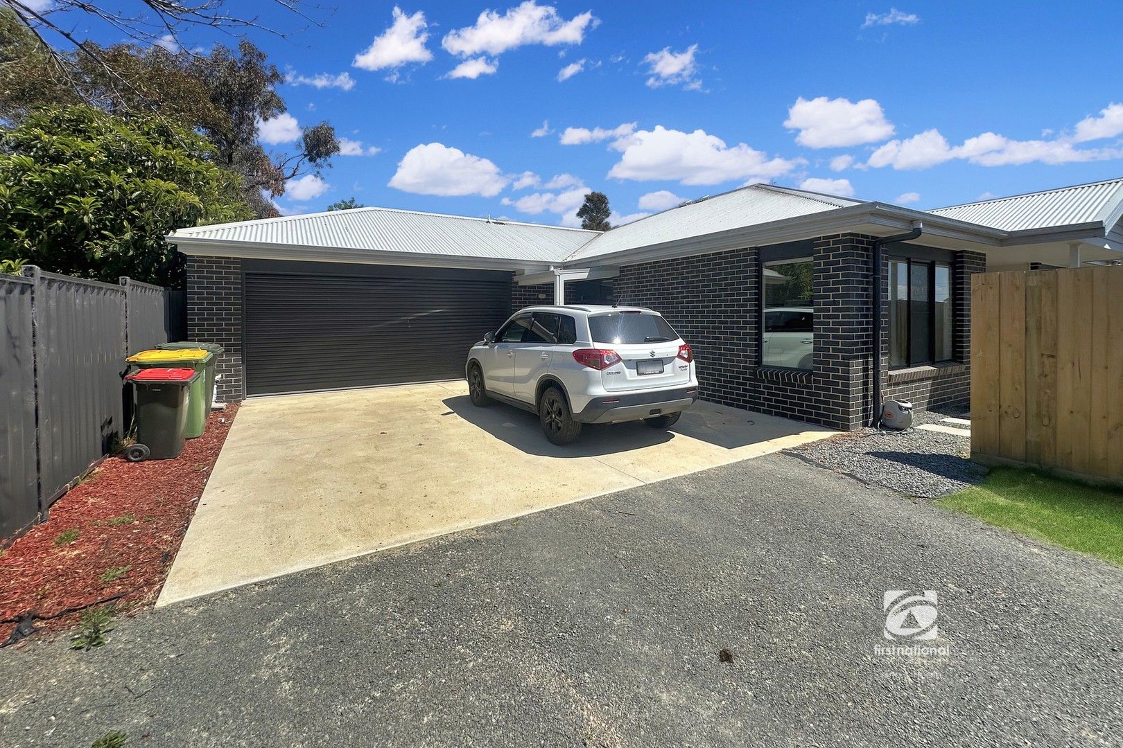 3 bedrooms Apartment / Unit / Flat in 2/110 Princes Highway LUCKNOW VIC, 3875
