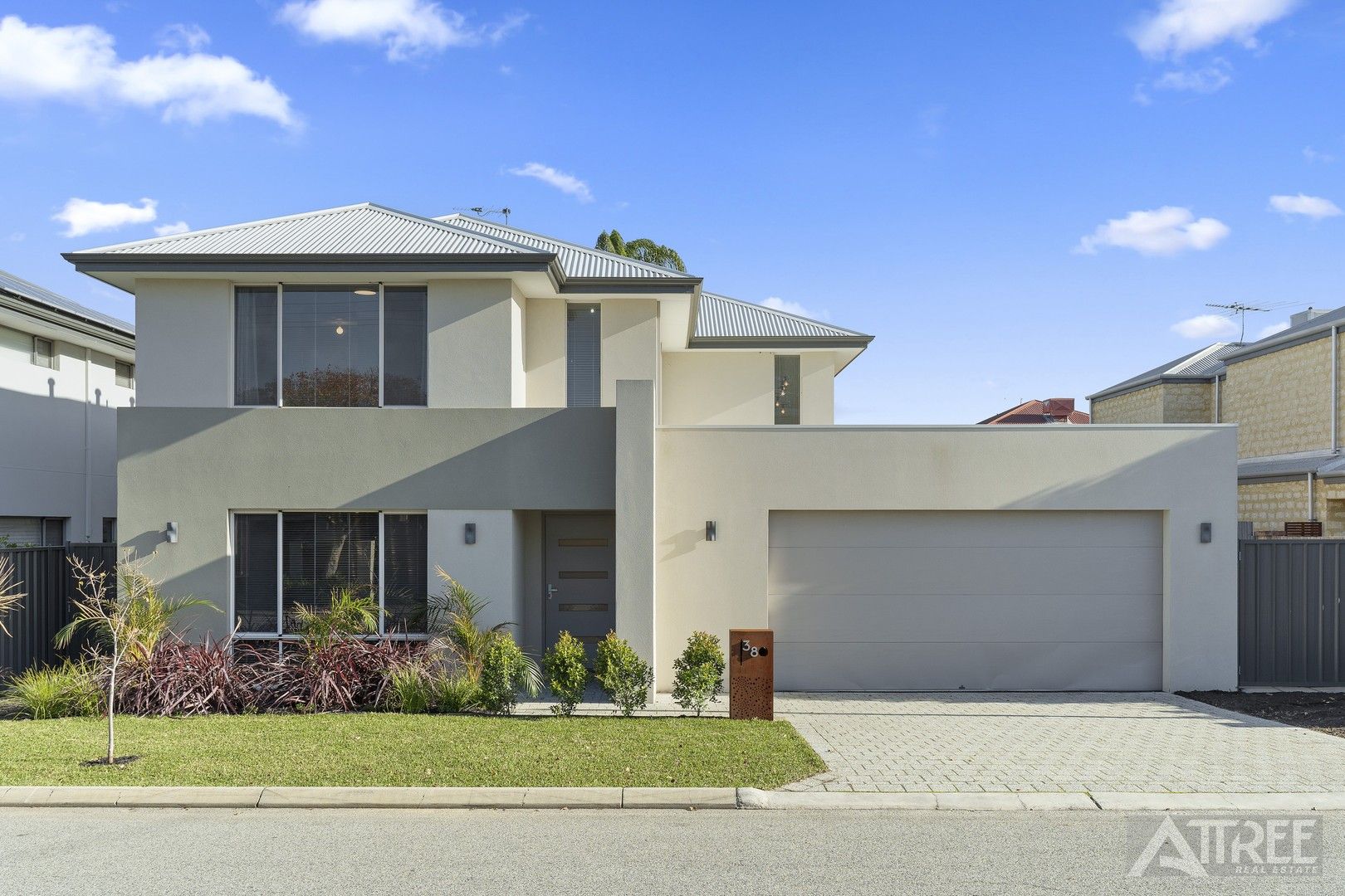 4 bedrooms House in 38 Menzies Street RIVERVALE WA, 6103