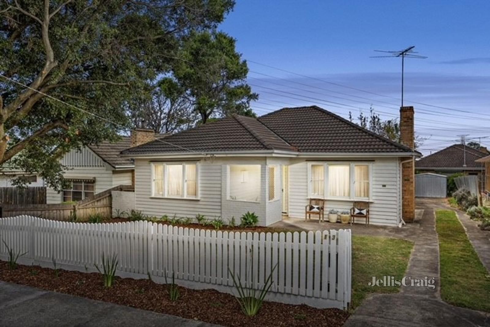 2 bedrooms House in 13 Drummond Street CHADSTONE VIC, 3148