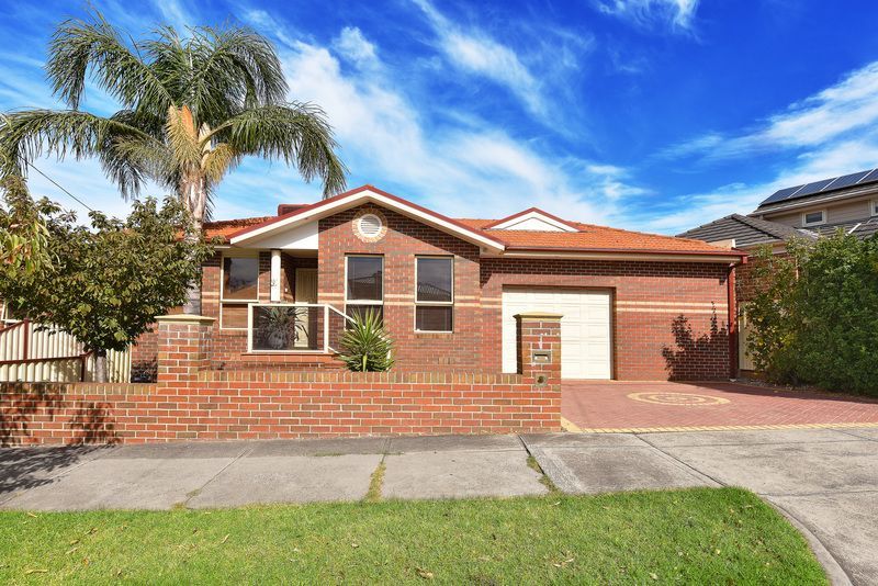 19 McKenna Street, Avondale Heights VIC 3034, Image 0