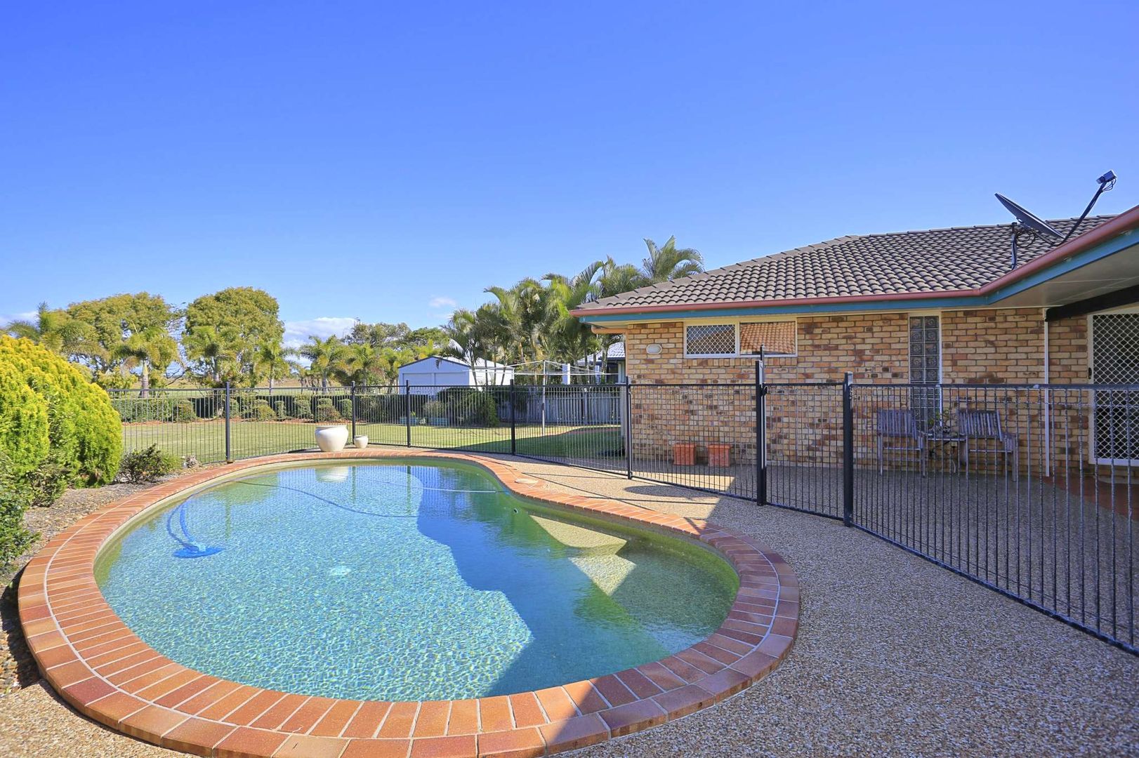 Property Report for 204 Barolin Esplanade, Coral Cove QLD 4670