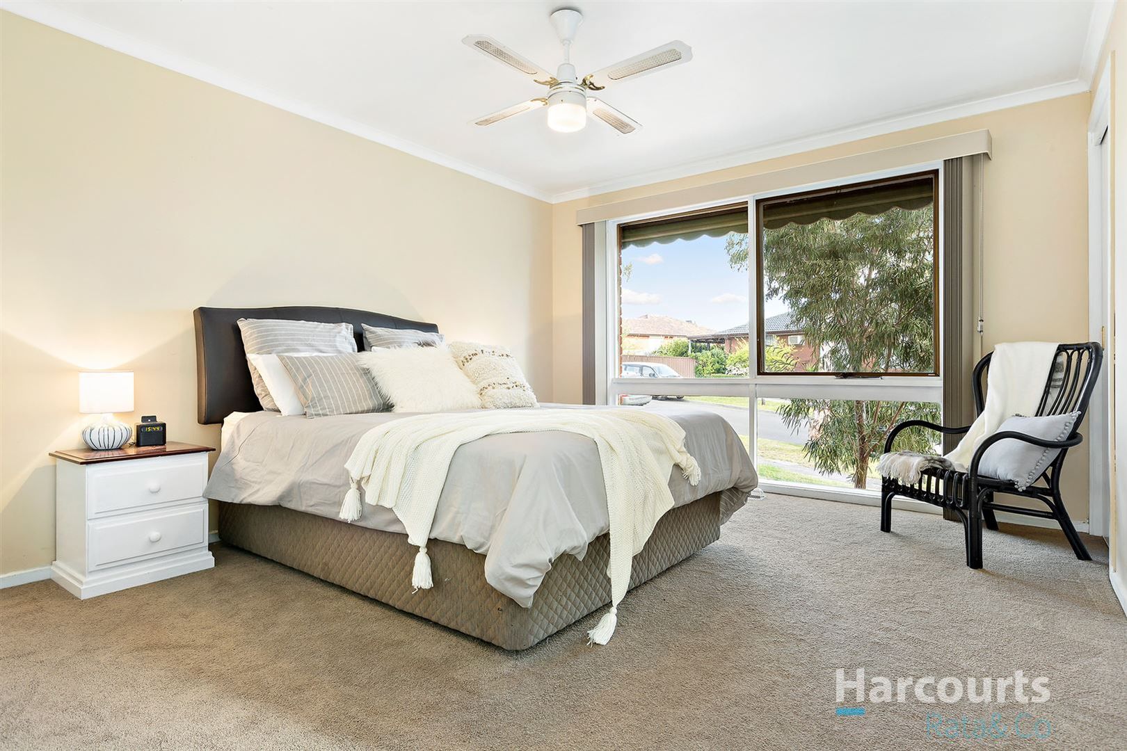 27 Cunningham Drive, Mill Park VIC 3082, Image 2
