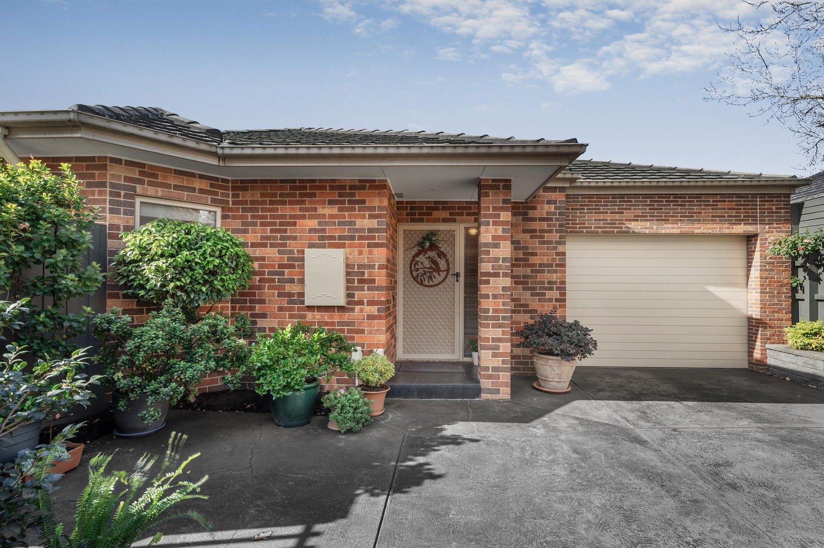 2 bedrooms Villa in 2/149 Surrey Road BLACKBURN VIC, 3130