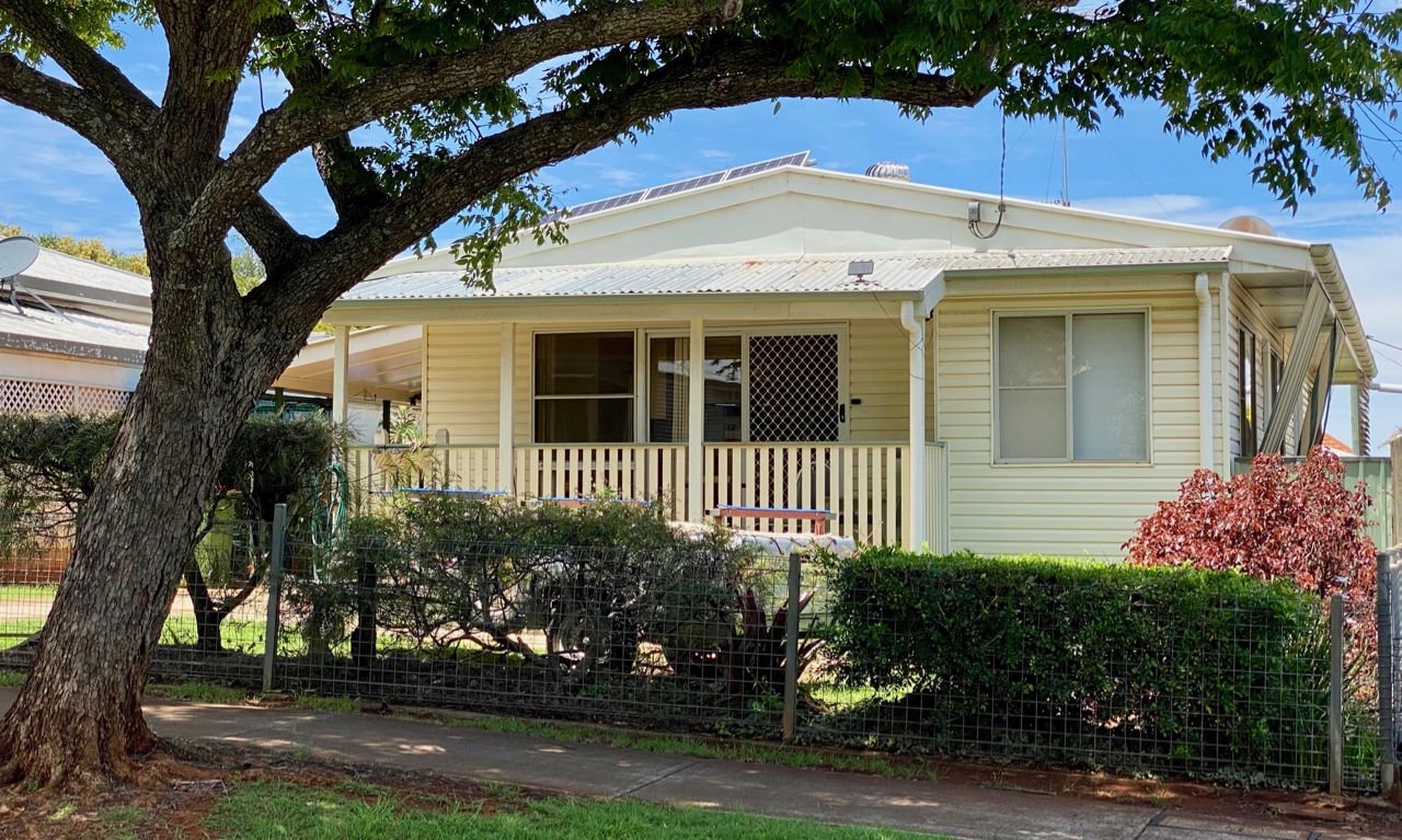 3 bedrooms House in 20 Chamberlain Street NORTH TOOWOOMBA QLD, 4350