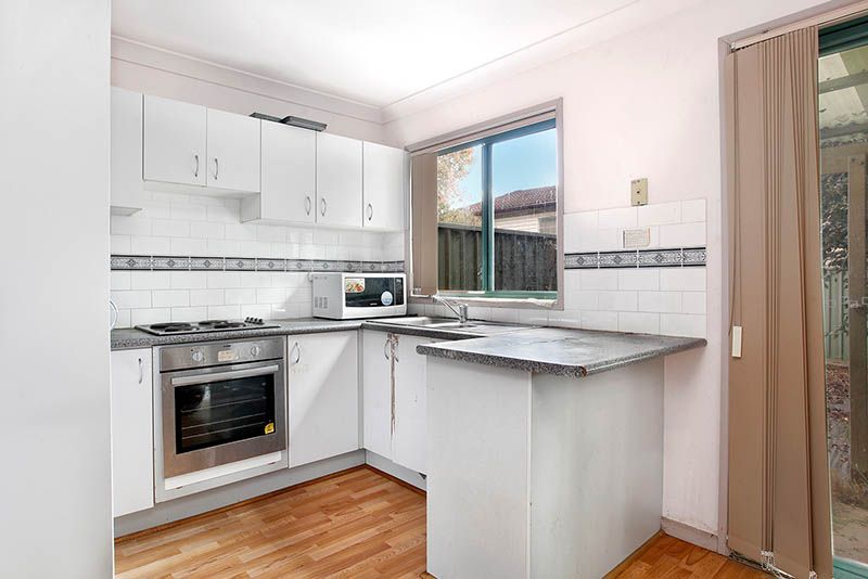 2/5 Mantaka Street, Blacktown NSW 2148, Image 1