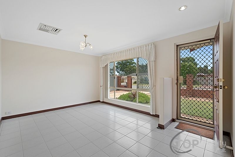 Unit 6/44 Turnbury Park Drive, Jandakot WA 6164, Image 2