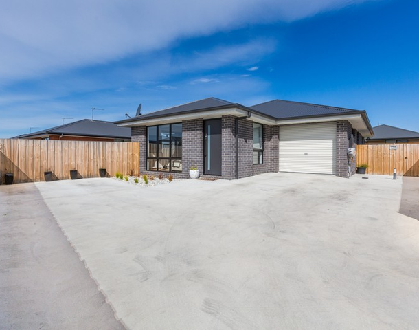 3/25 Lille Street, Brighton TAS 7030