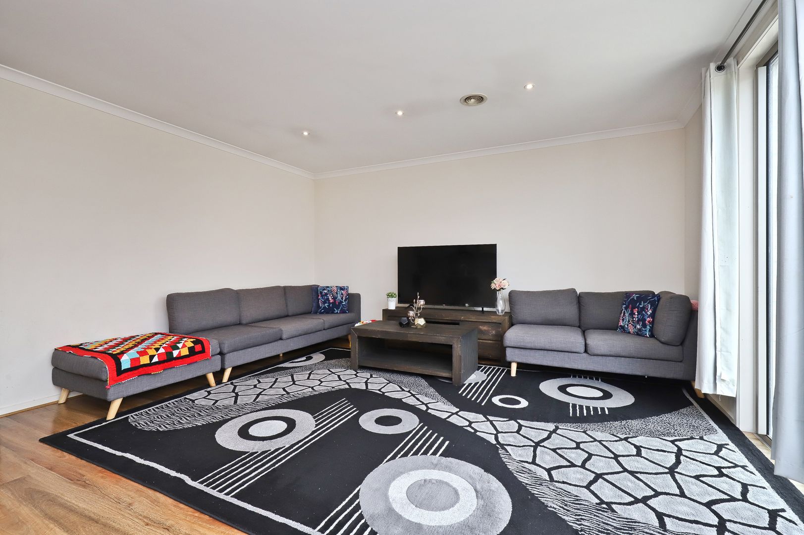 21 Chessington Drive, Williams Landing VIC 3027 Domain