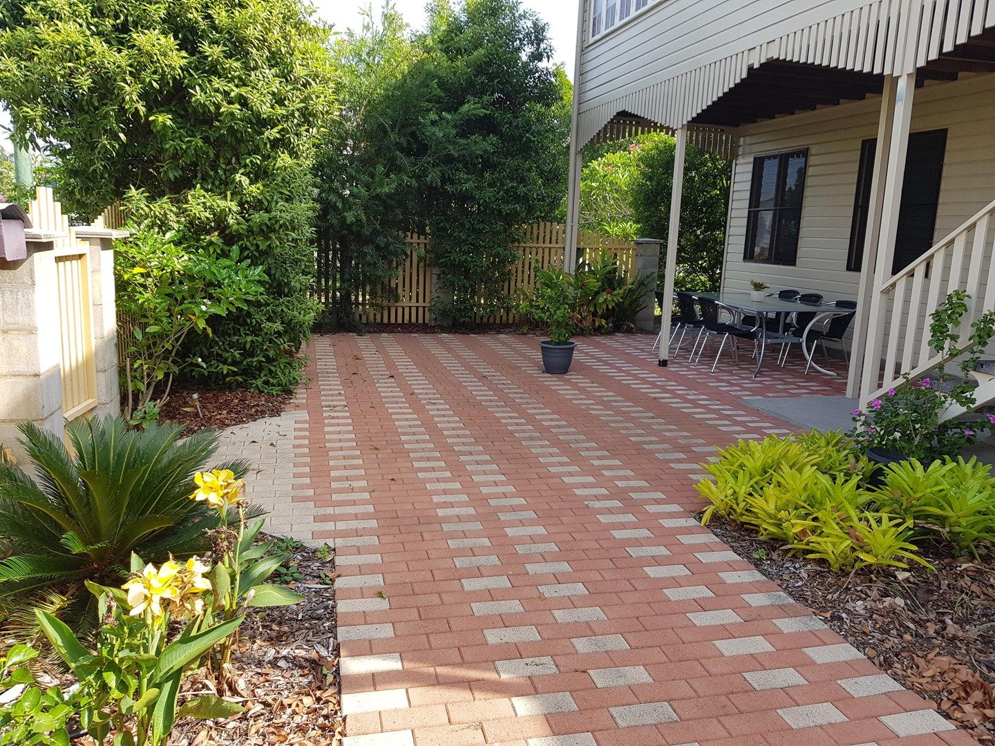 4 bedrooms Townhouse in 273 McLeod St CAIRNS NORTH QLD, 4870