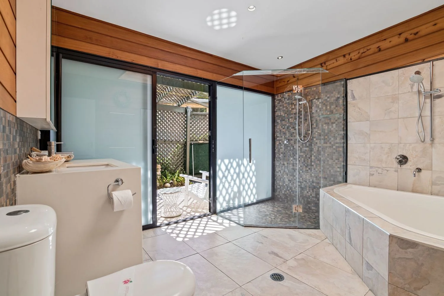 Additional image 36 of Point Lookout QLD 4183