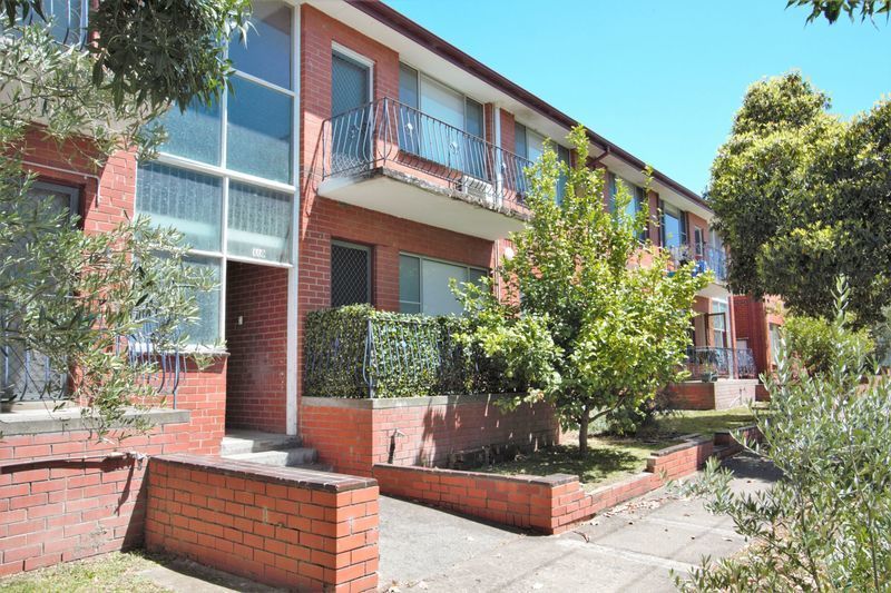 2 bedrooms Apartment / Unit / Flat in 10/160 Kangaroo Rd HUGHESDALE VIC, 3166