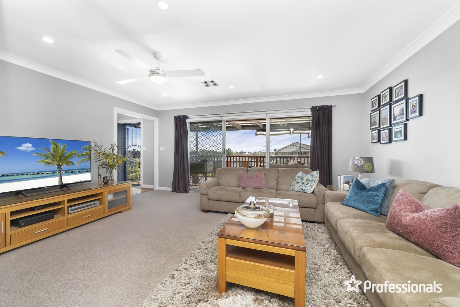 10 Carter Crescent, Padstow Heights NSW 2211, Image 2
