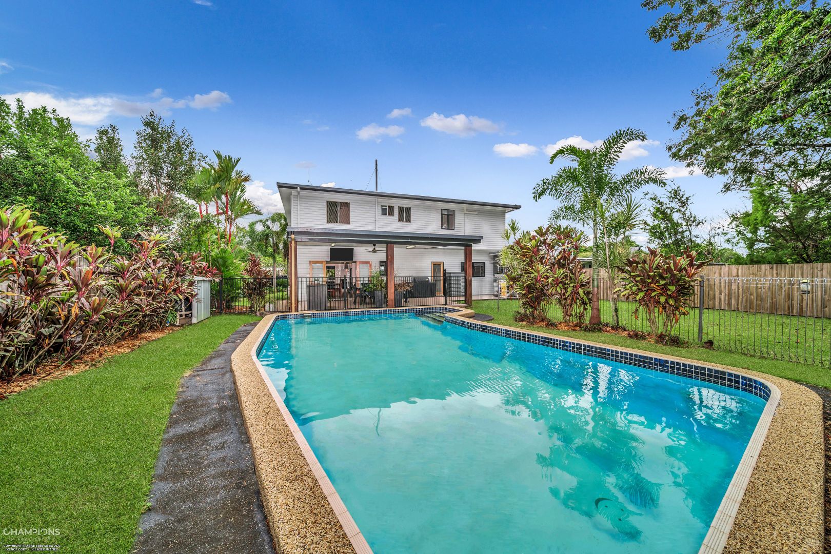 4 Izatt Close, Edge Hill QLD 4870 Domain