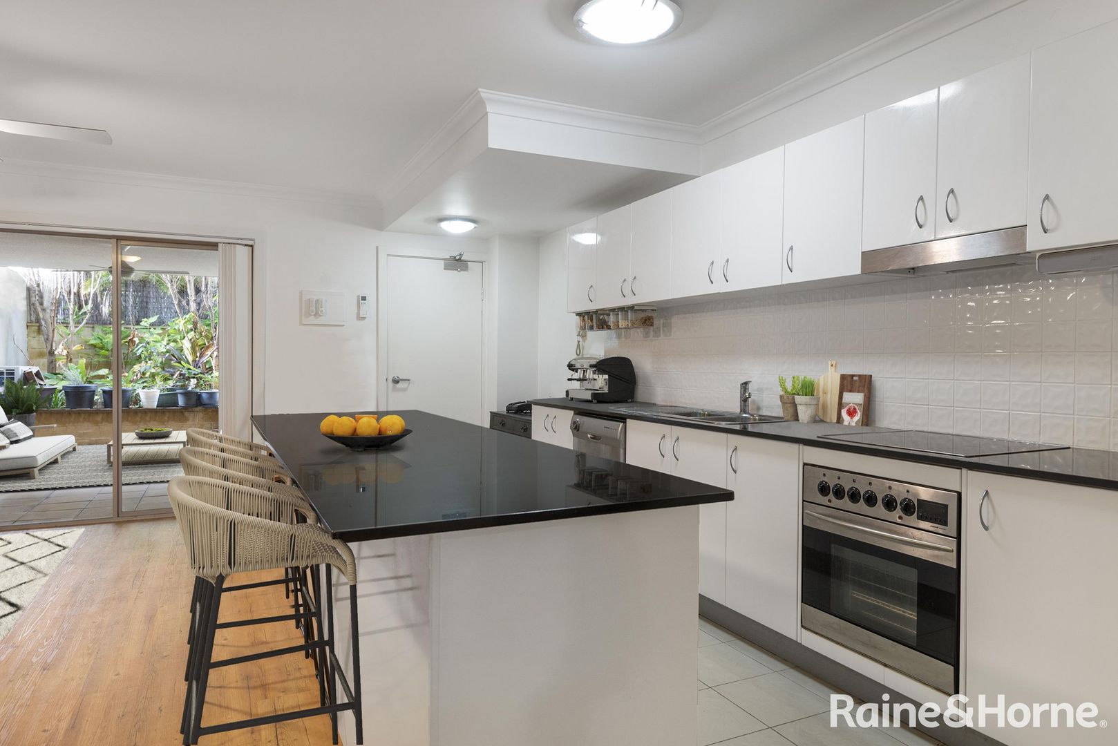 1/21-23 Old Barrenjoey Road, Avalon Beach NSW 2107, Image 2