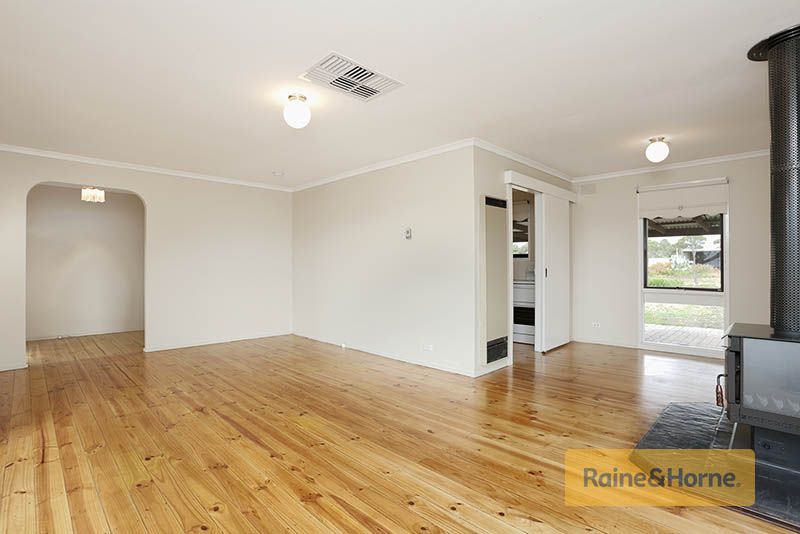 20 Lark Road, Exford VIC 3338, Image 2