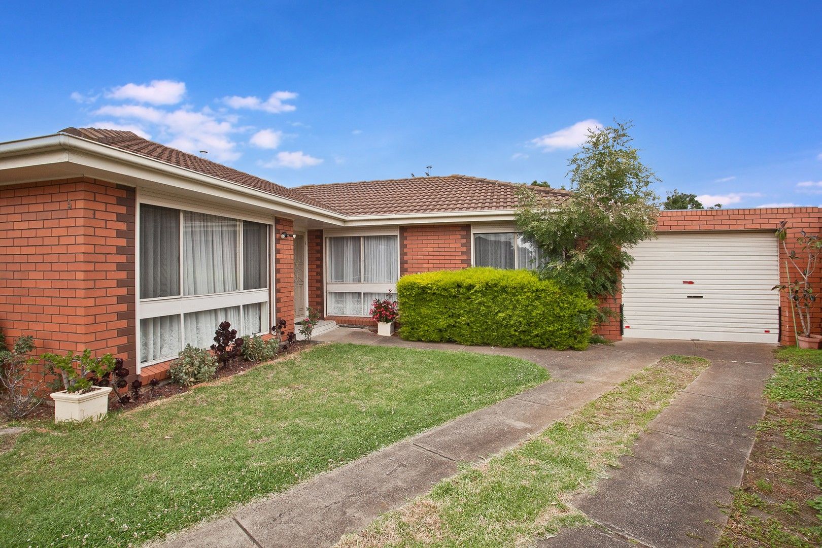 5 Duval Court, Albanvale VIC 3021, Image 1