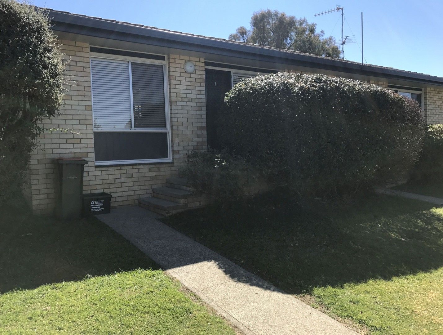 2 bedrooms Block of Units in 1/3-5 Marshall Avenue ARMIDALE NSW, 2350
