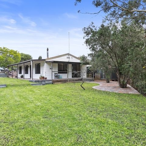 3 bedrooms House in 2 Gabba Court ANGLESEA VIC, 3230