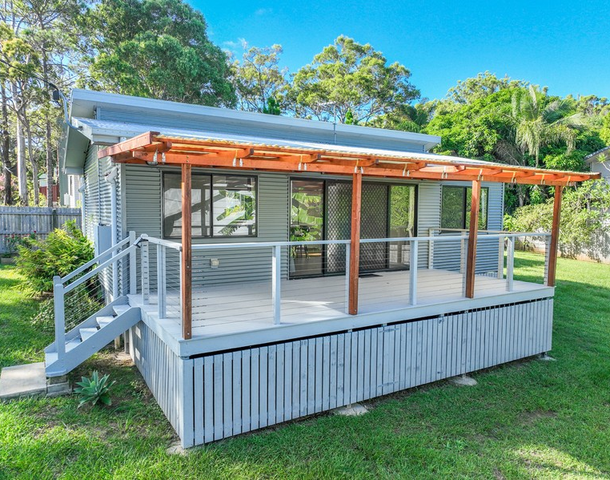 10 Paula Parade, Lamb Island QLD 4184