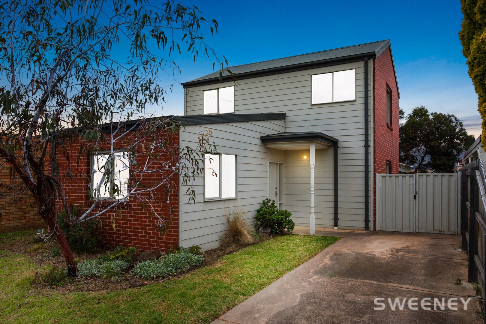 3 bedrooms House in 1 Oakes Court ALTONA MEADOWS VIC, 3028
