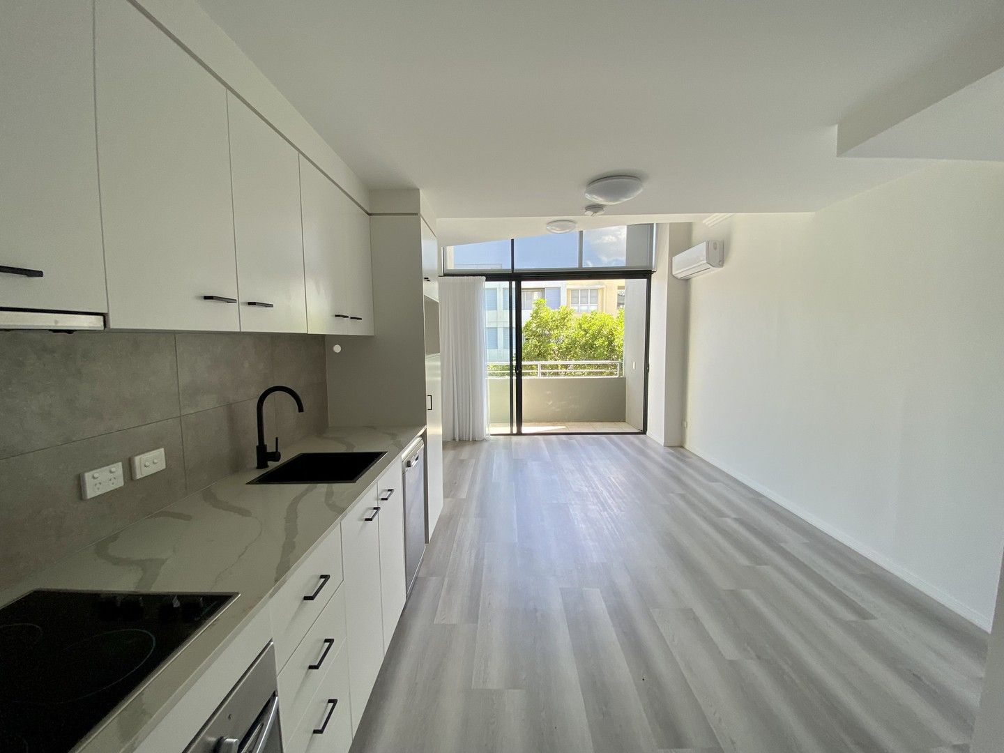 1 bedrooms House in 2/201 Varsity Parade VARSITY LAKES QLD, 4227