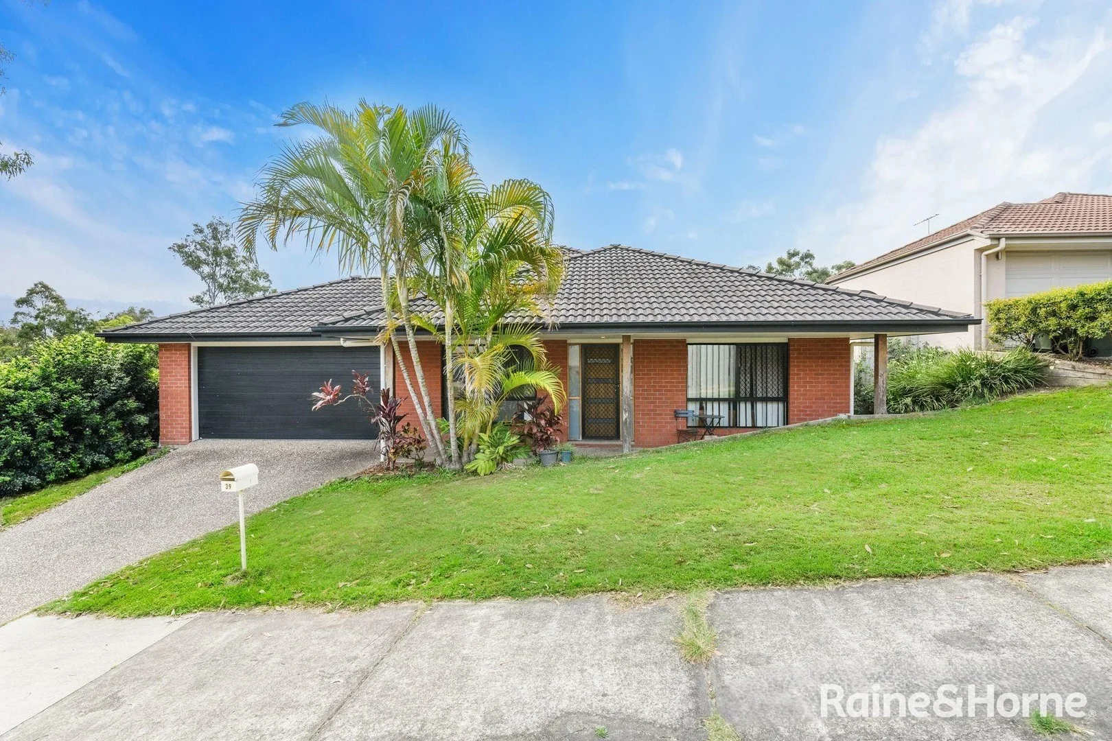 39 Woodlands Boulevard, Waterford QLD 4133