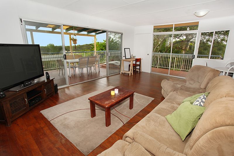 57 Tantula Road West, ALEXANDRA HEADLAND QLD 4572, Image 2