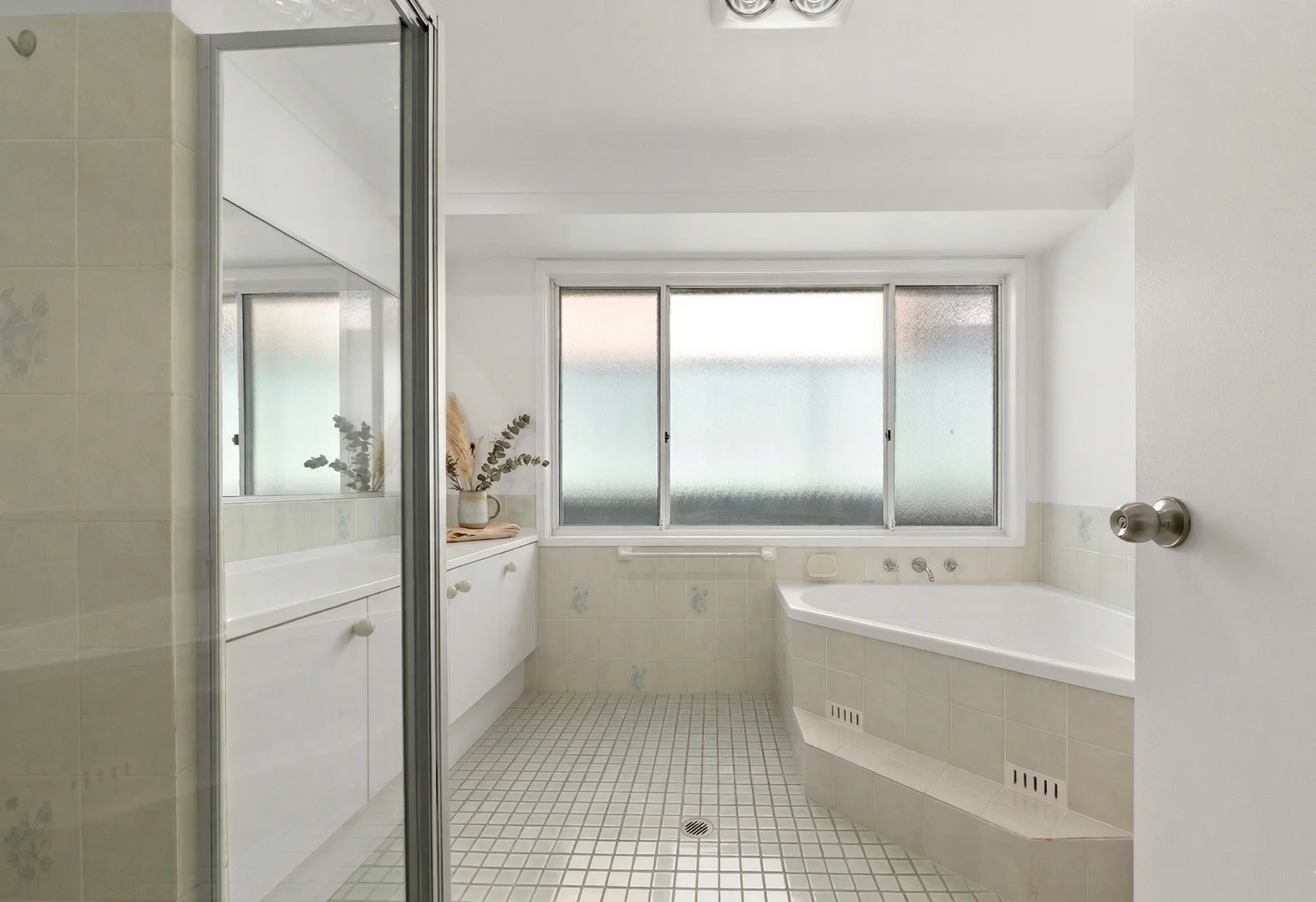 Additional image 8 of 14 Macquarie Road, Mannering Park NSW 2259