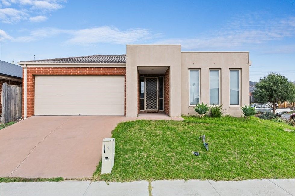 4 bedrooms House in 9 Balvicar Way MERNDA VIC, 3754