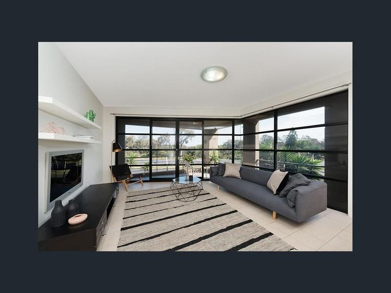 4/3 Ormond Esplanade, Elwood VIC 3184, Image 2