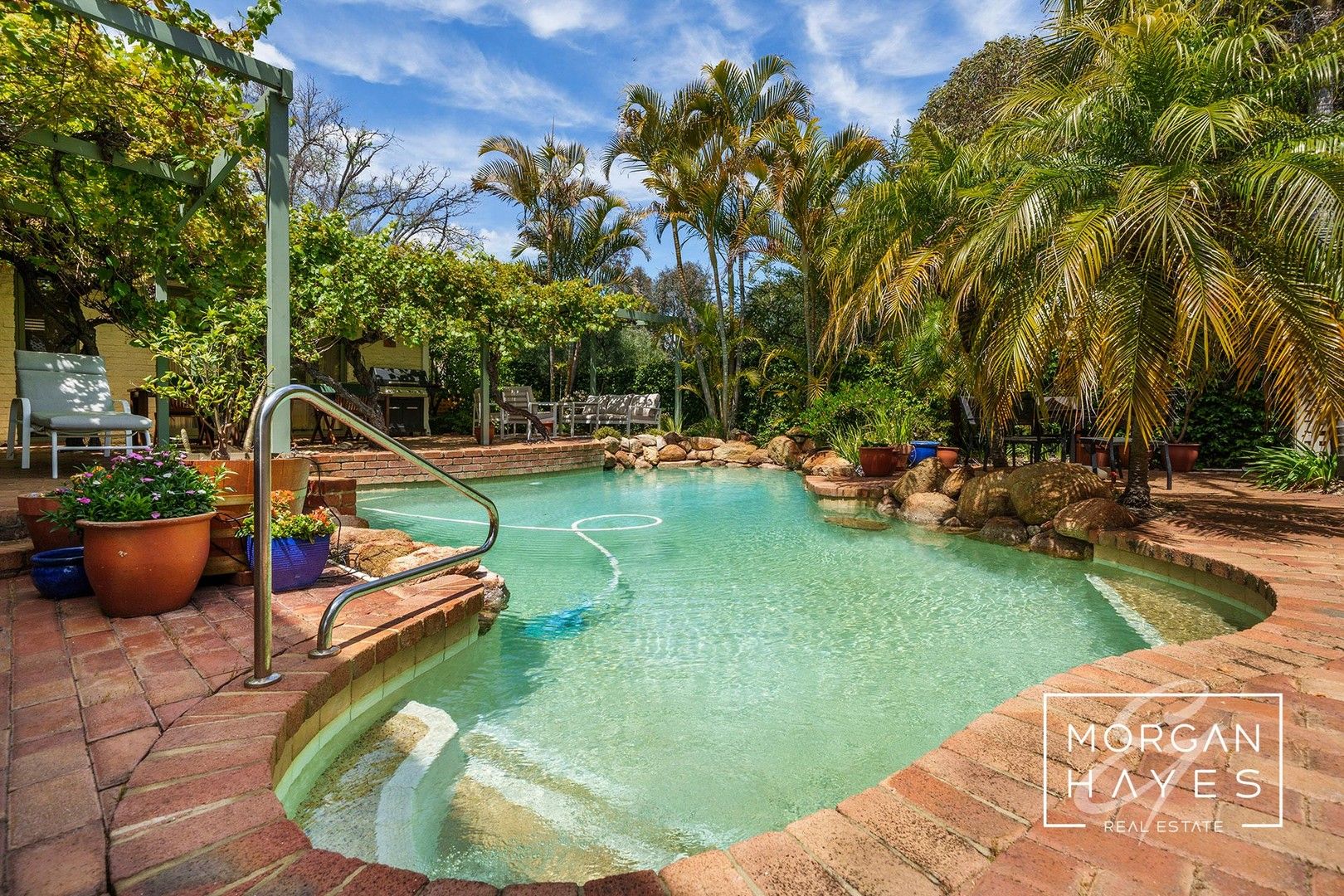 5 bedrooms House in 2 Sicklemore Street BOORAGOON WA, 6154