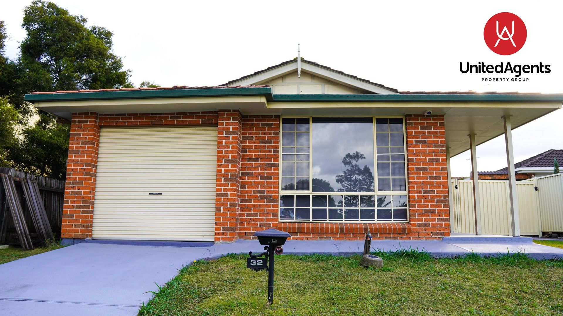 32 Falcon Circuit, Green Valley NSW 2168, Image 0
