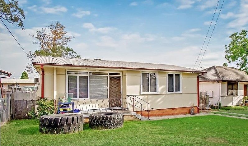 5 bedrooms House in 12 Popondetta Road WHALAN NSW, 2770