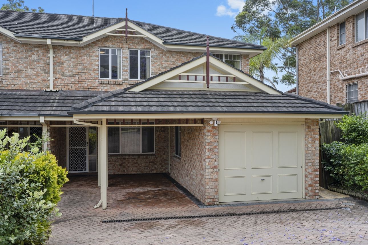 3 bedrooms Duplex in 2/33 Doulton Drive CHERRYBROOK NSW, 2126