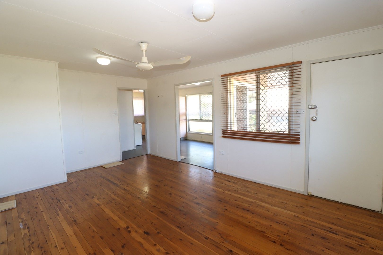 3 bedrooms House in 10 Rosella Ave MOUNT ISA QLD, 4825