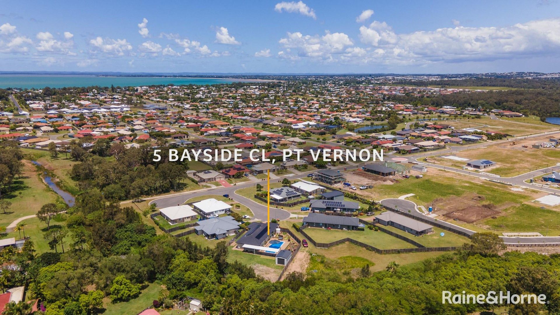 4 bedrooms House in 5 Bayside Close POINT VERNON QLD, 4655