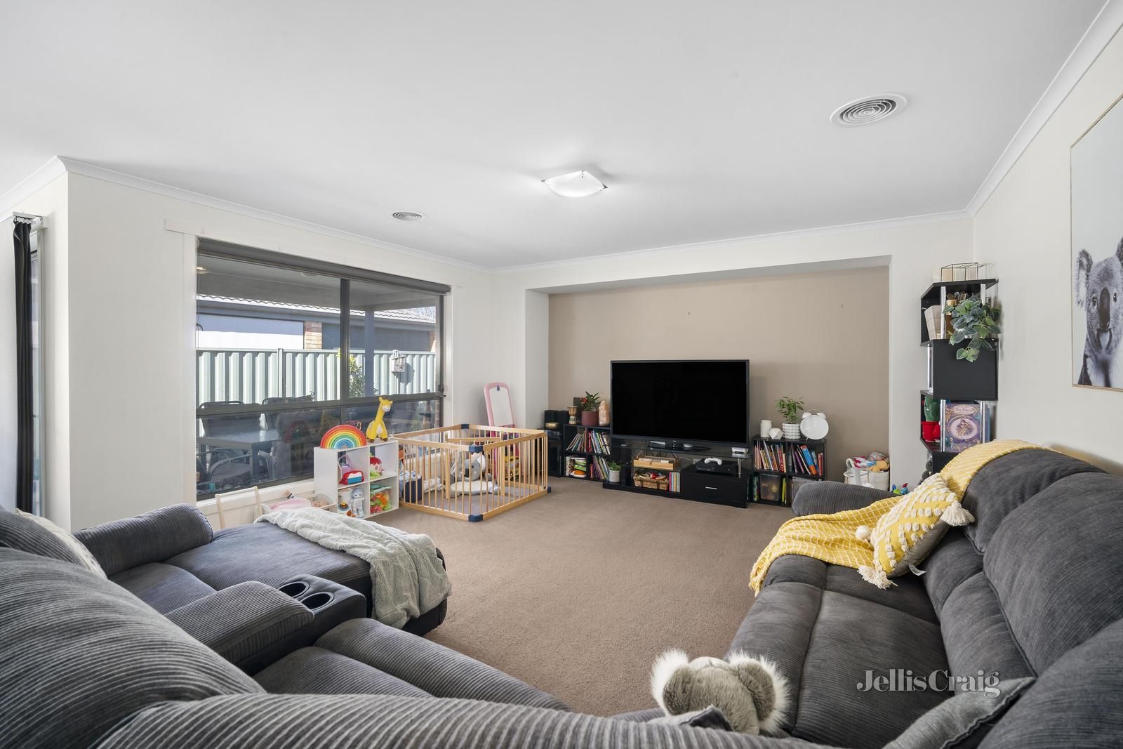 6 Delaney Drive, Miners Rest VIC 3352, Image 2