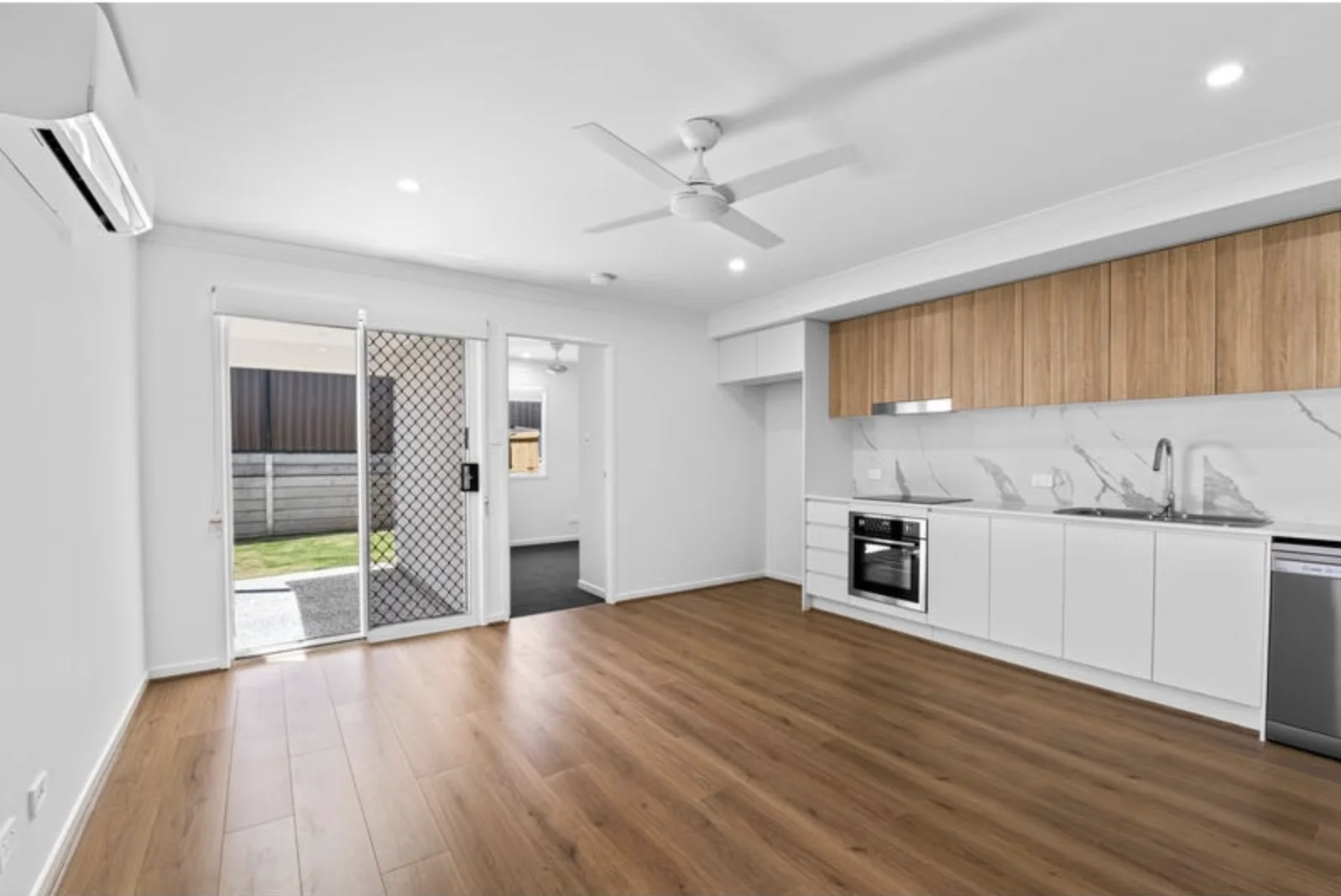 Additional image 11 of 10 Waterway Crescent, Hillcrest QLD 4118