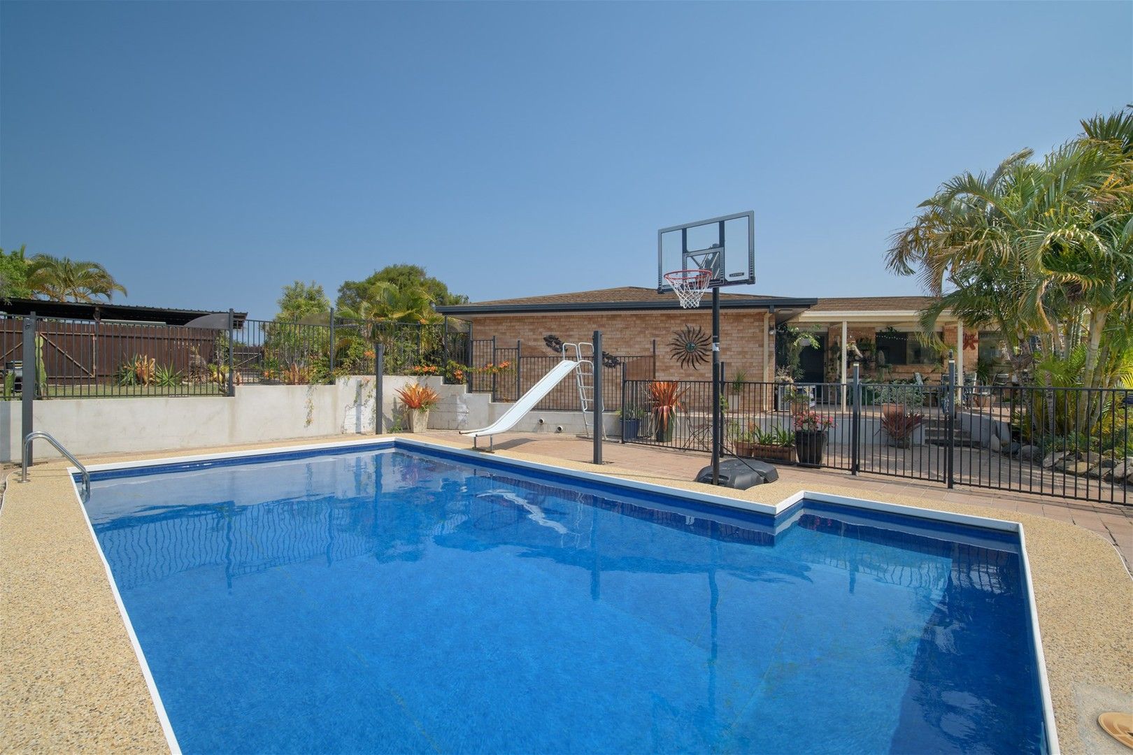 6 Stephens Court Tannum Sands QLD 4680 Domain