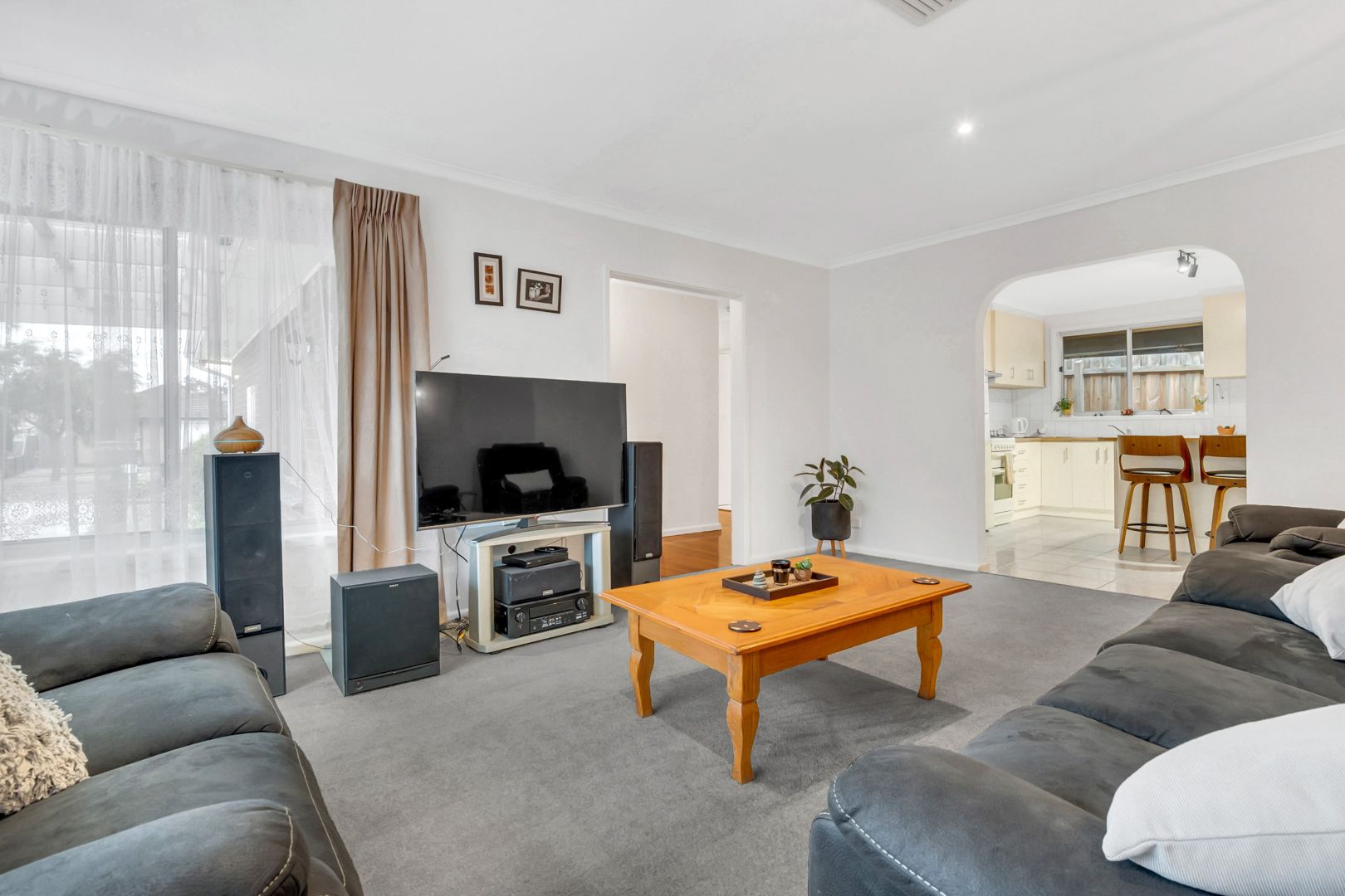 72 Wattleglen Street, Craigieburn VIC 3064, Image 2