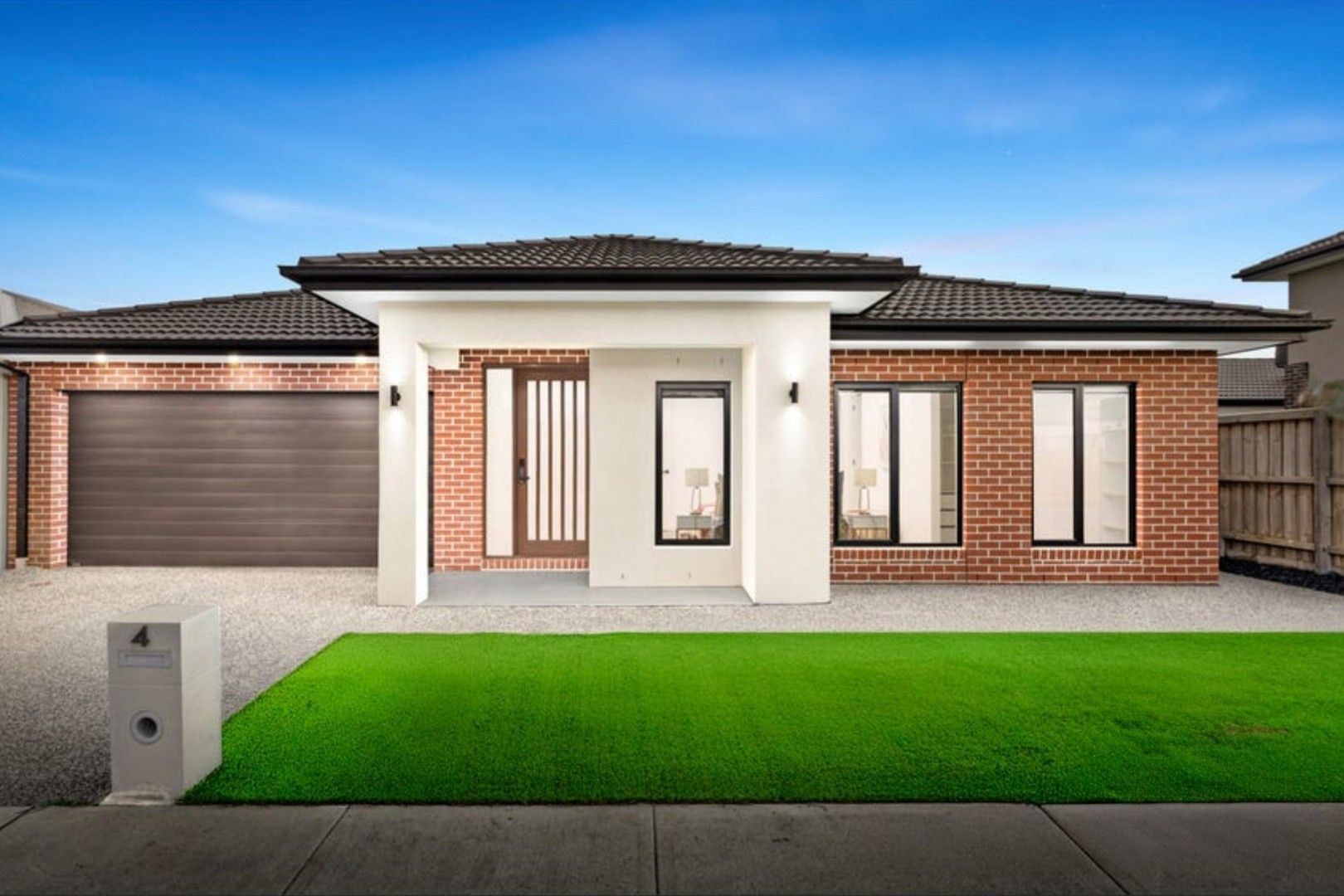 4 bedrooms House in 4 Byron Street DONNYBROOK VIC, 3064