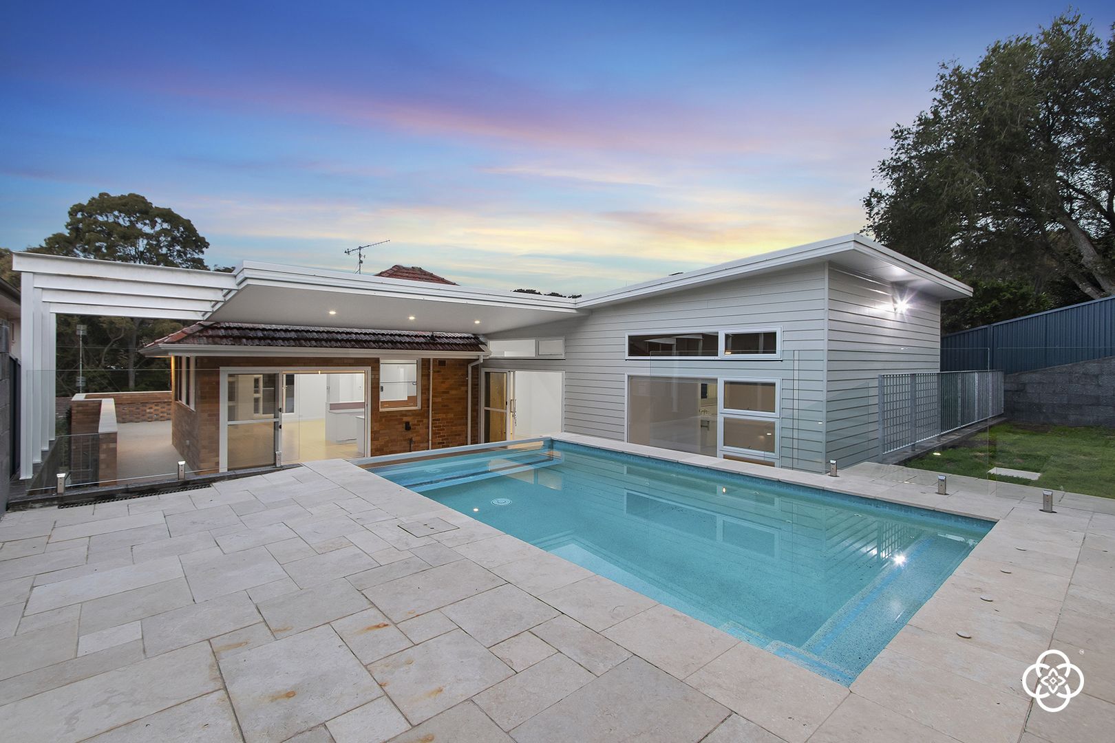 24 Kinross Avenue, Adamstown Heights Property History & Address