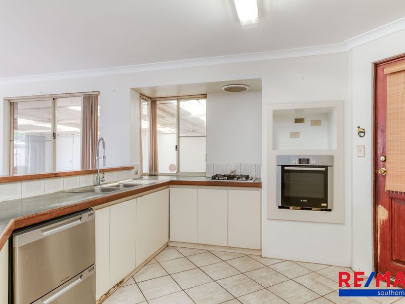 6 Greenshank Close, East Cannington WA 6107, Image 2