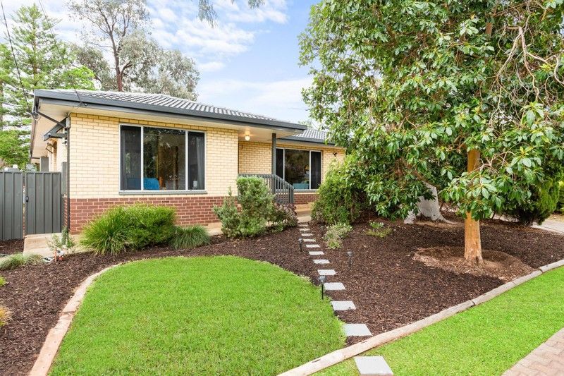 16 Carnarvon Avenue, Redwood Par Property History & Address Research