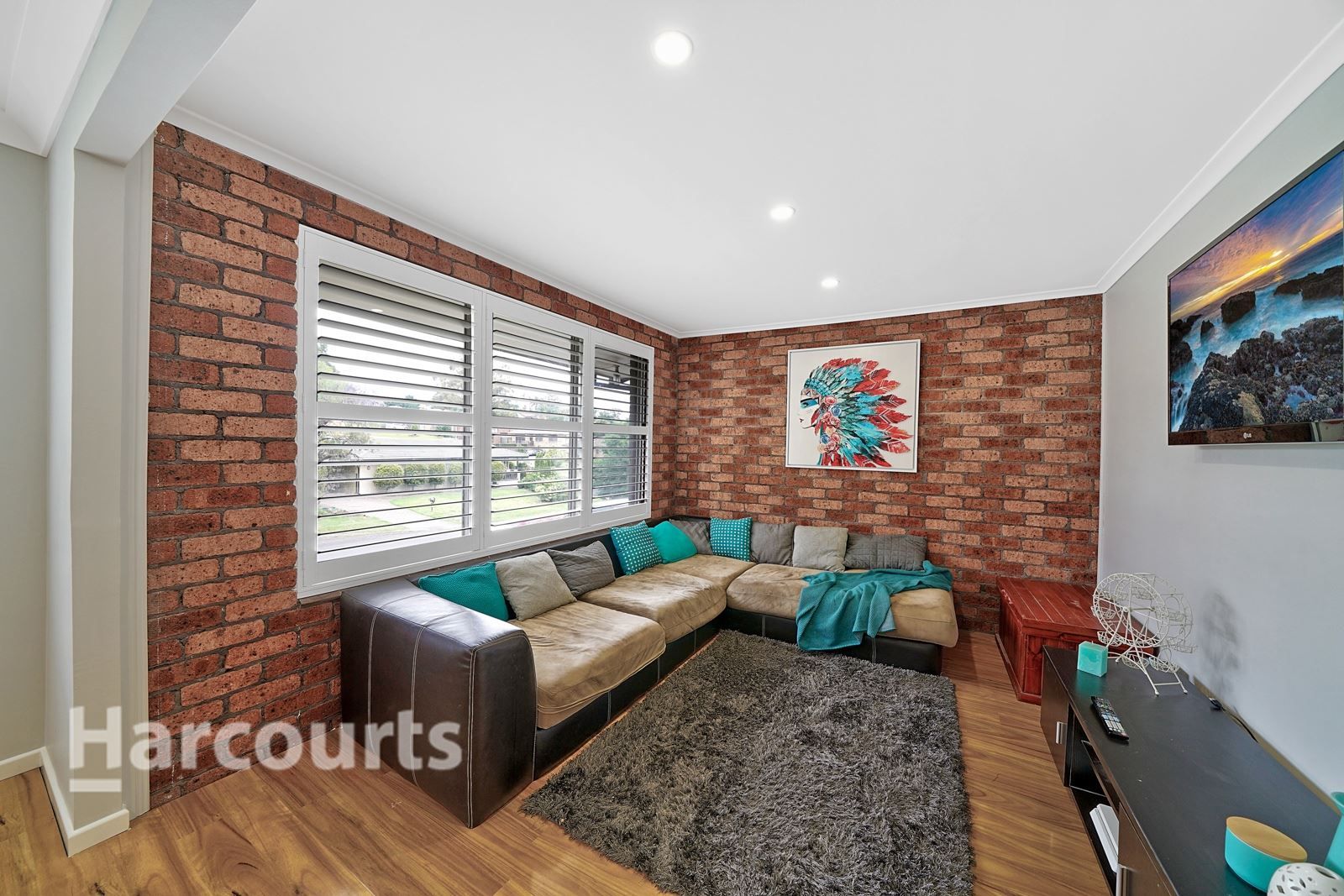 20 Bimbadeen Avenue, Bradbury NSW 2560, Image 2