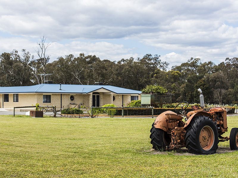 94 Country Drive, Oakford WA 6121, Image 0