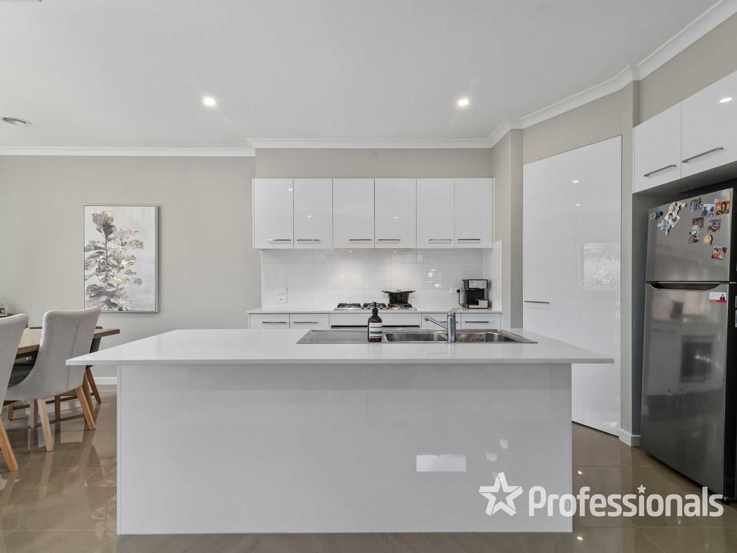 2/1 Carlyle Street, Croydon VIC 3136, Image 2