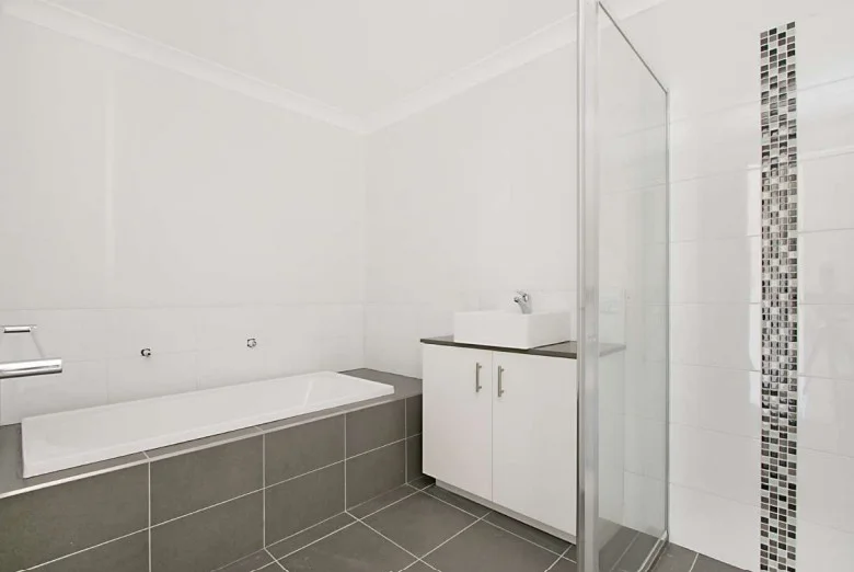 Additional image 6 of 2/2 Beacon Court, Elanora QLD 4221