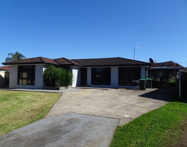 12 Fortinbras Close, Rosemeadow NSW 2560