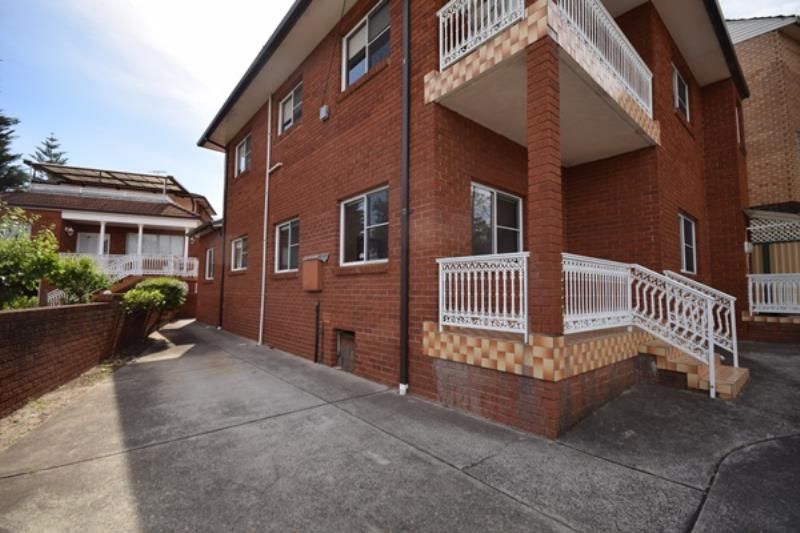 2 bedrooms Apartment / Unit / Flat in 1/4 Begonia Street PAGEWOOD NSW, 2035